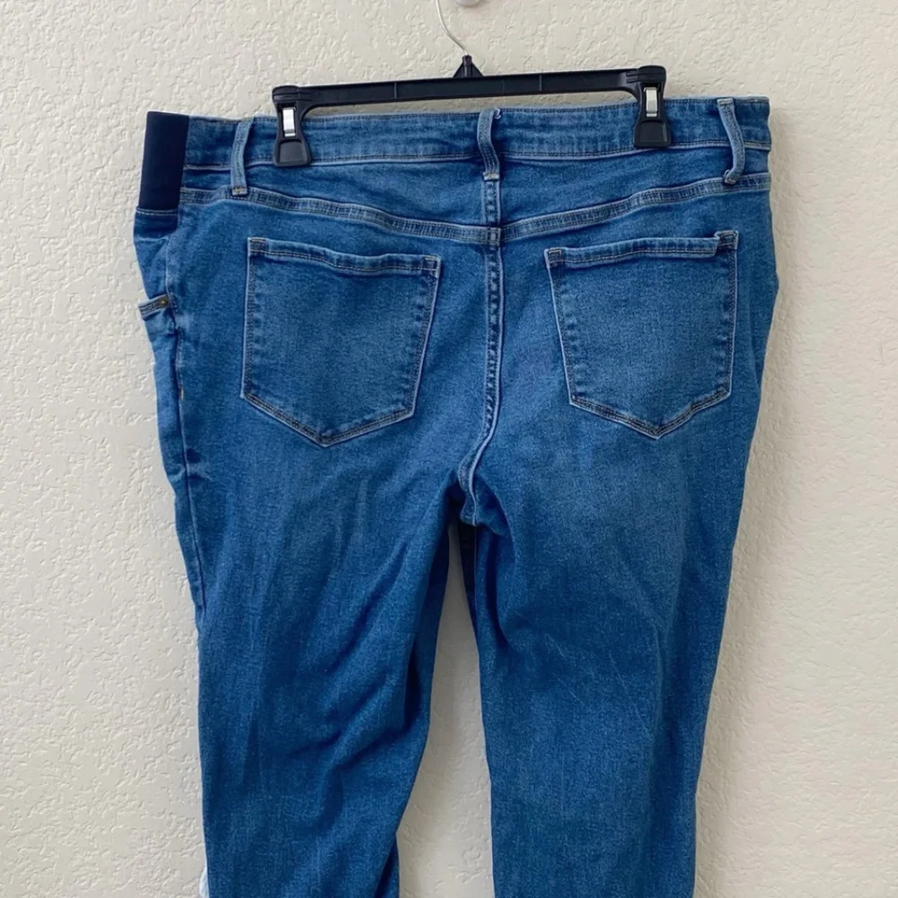 Old Navy Distressed Maternity Jeans Size 14 Rockerstar Super Skinny - Picture 5 of 6